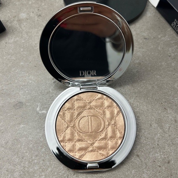 Dior glow forever - Picture 3 of 3